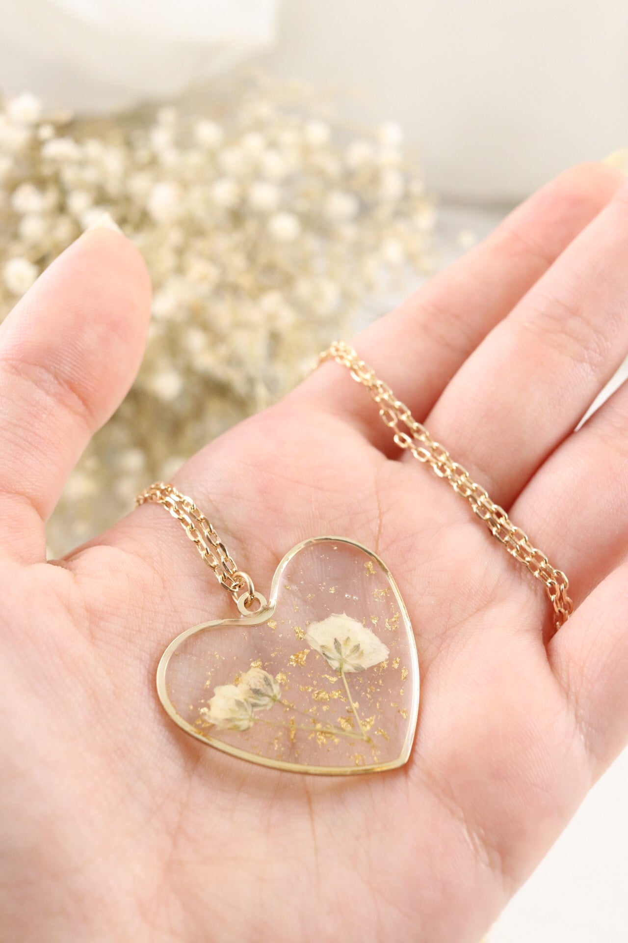 Baby's Breath Wildflower Resin Heart Necklace, Real Pressed Dried Flower Necklace, Botanical Nature Jewelry Holiday Gift For Her