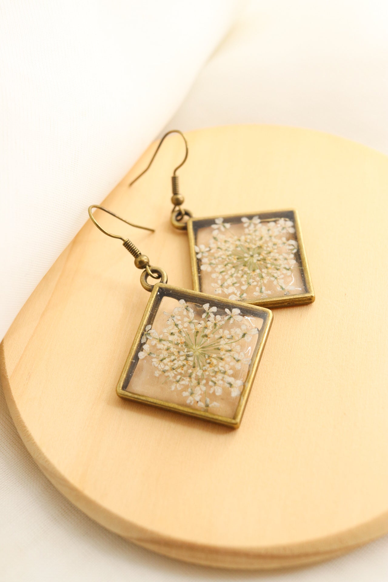 White Pressed Wildflower Resin Earrings, Vintage Bronze Square Earring, Botanical Dried Flower Earrings, Holiday Gift For Her