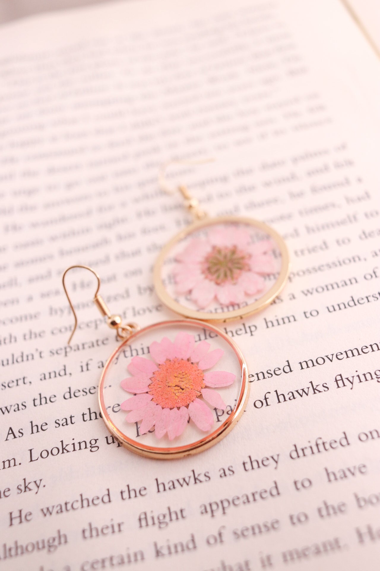 Light Pink Daisy Earrings