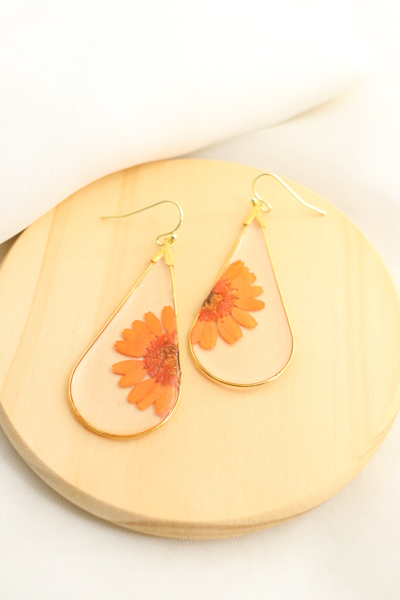 Orange Split Daisy Teardrop Flower Earrings, Pressed Wildflower Resin Earrings, Botanical Nature Jewelry Gift For Her