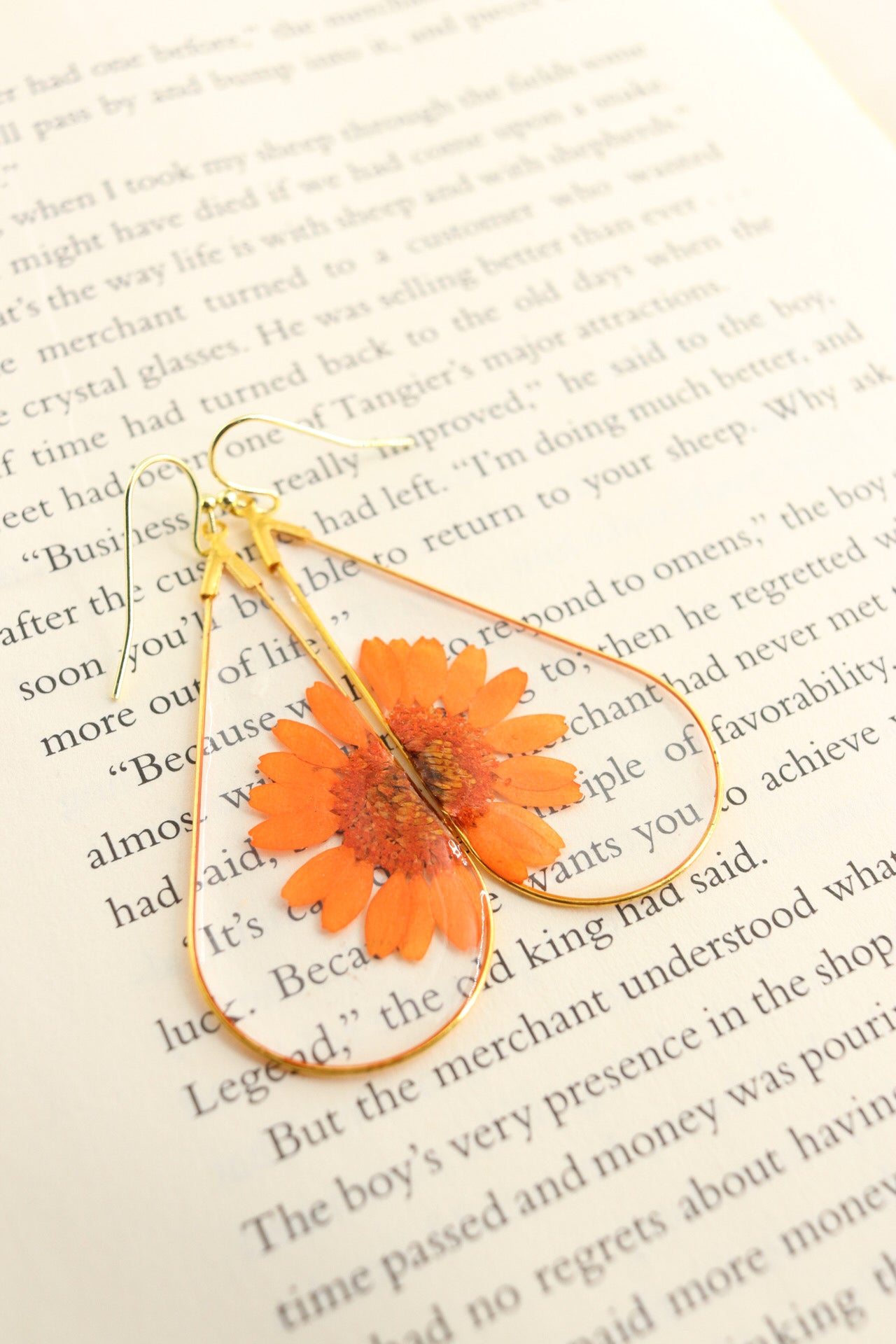 Orange Split Daisy Teardrop Flower Earrings, Pressed Wildflower Resin Earrings, Botanical Nature Jewelry Gift For Her