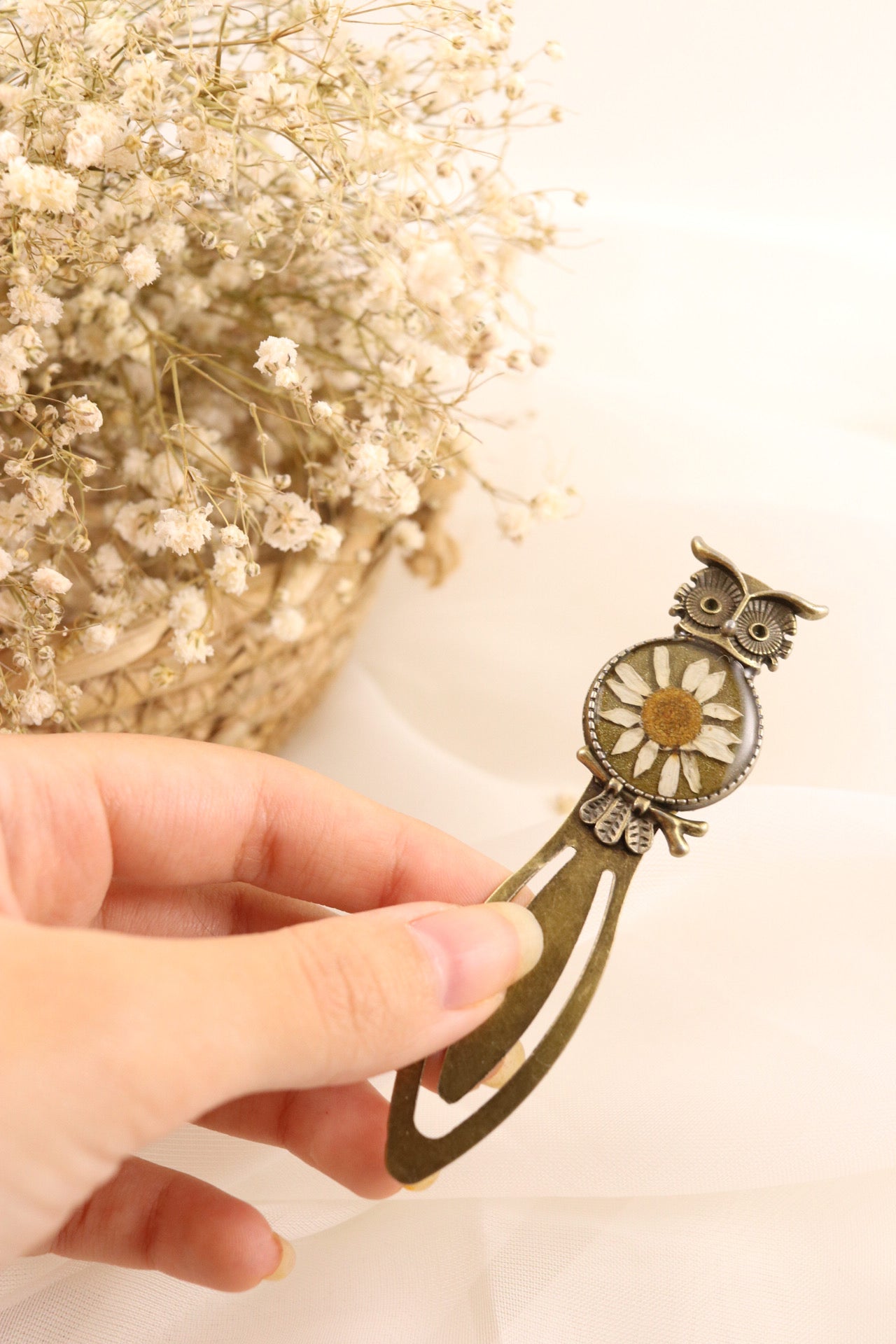 Vintage Bronze Owl Chamomile Flower Bookmark Clip
