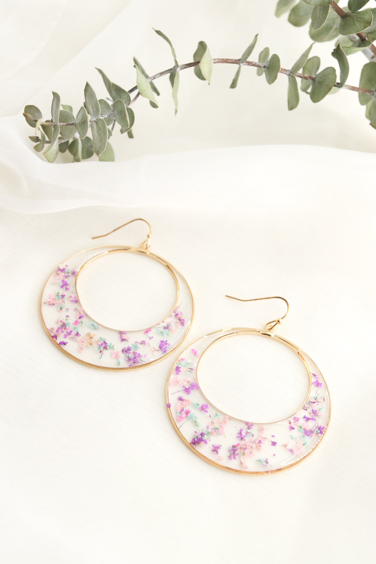 Multicolor Wildflower Hoop Resin Earrings, Real Pressed Flower Resin Dangle Earrings, Botanical Nature Jewelry, Holiday Gift For Her