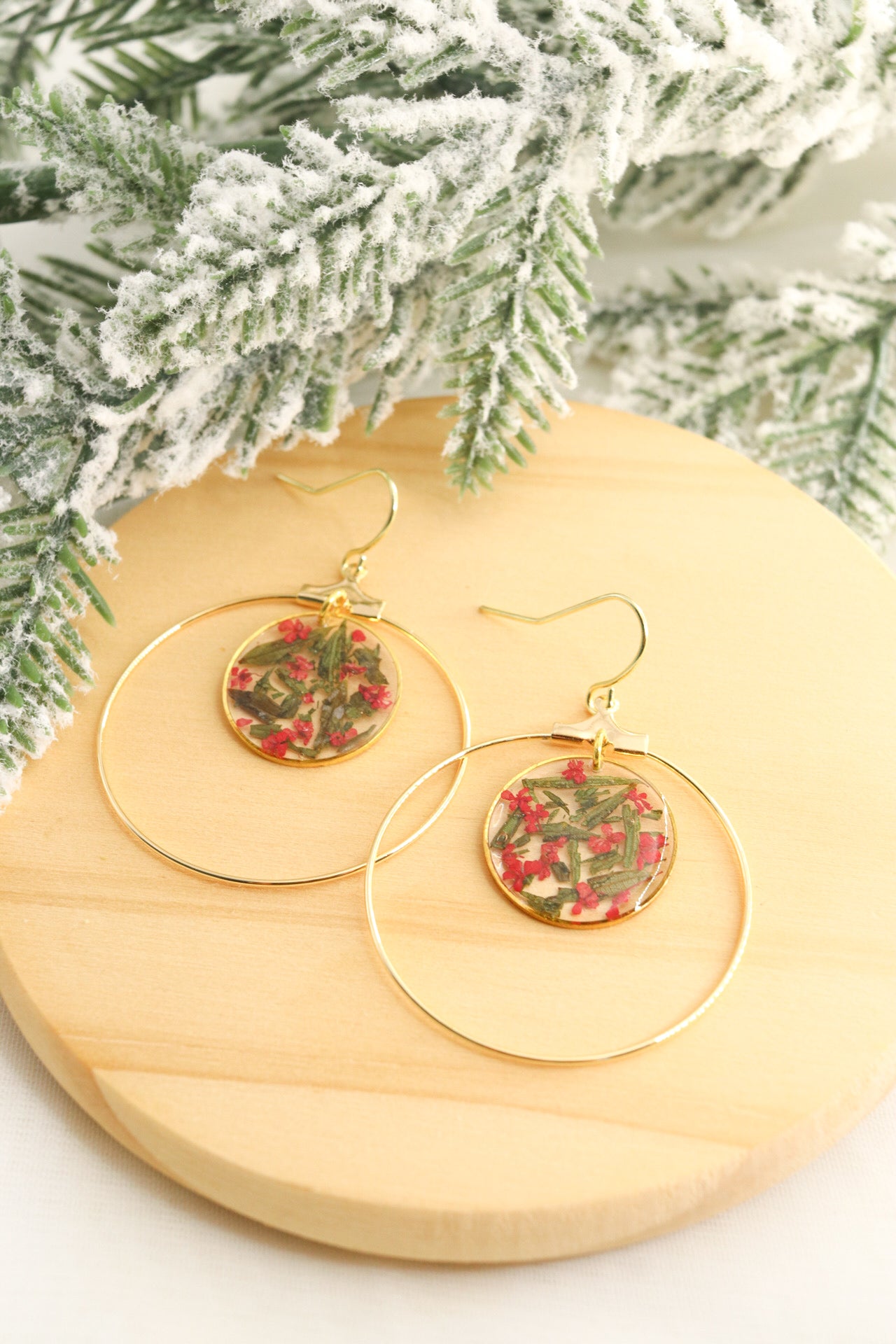 Pressed Wildflower and Leaf Holiday Hoop Earrings,  Botanical Dried Flower Gold Resin Earrings, Festive Gift For Her