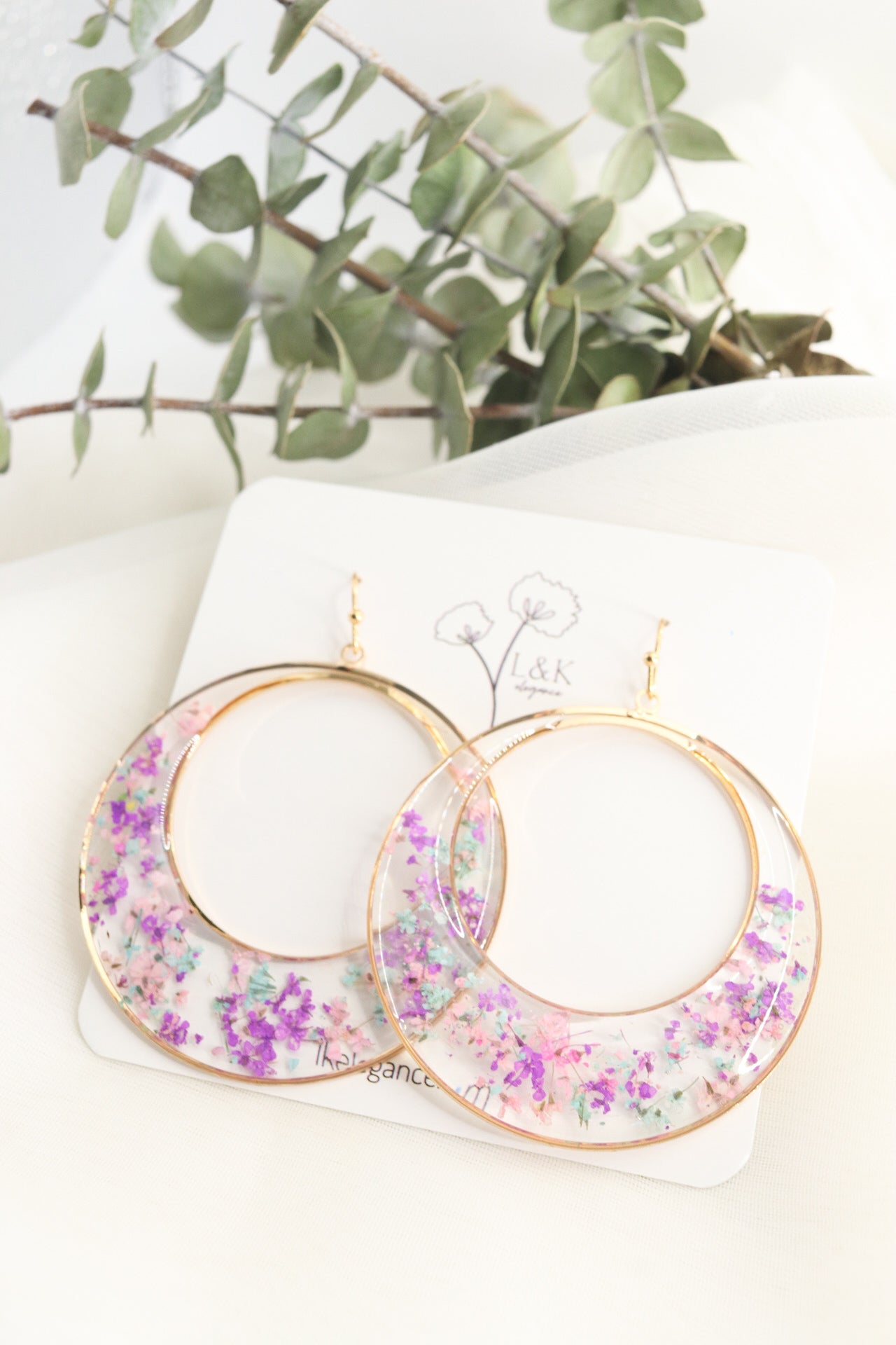 Multicolor Wildflower Hoop Resin Earrings, Real Pressed Flower Resin Dangle Earrings, Botanical Nature Jewelry, Holiday Gift For Her