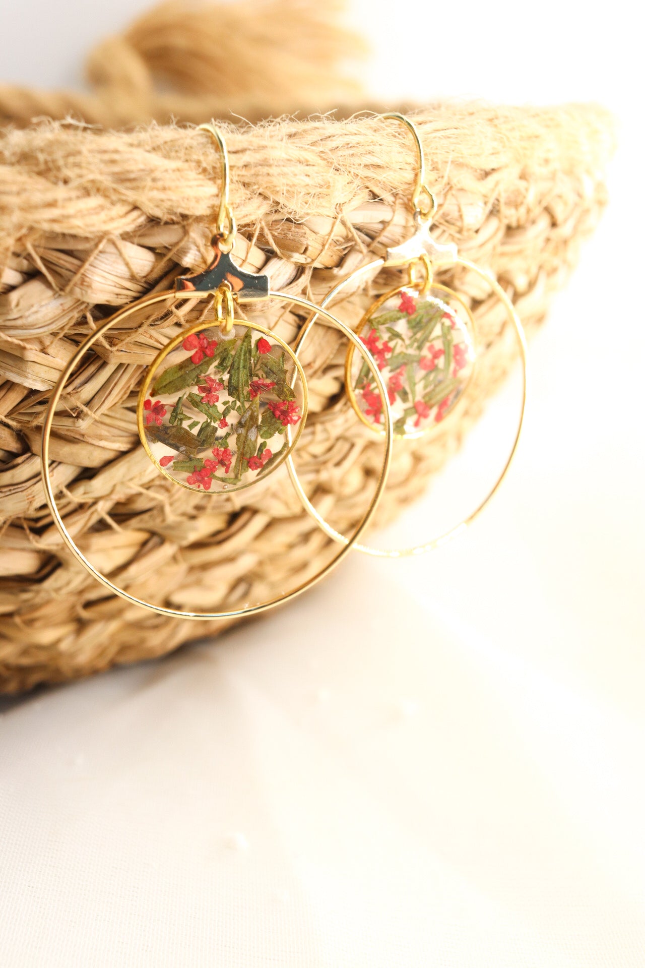 Pressed Wildflower and Leaf Holiday Hoop Earrings,  Botanical Dried Flower Gold Resin Earrings, Festive Gift For Her