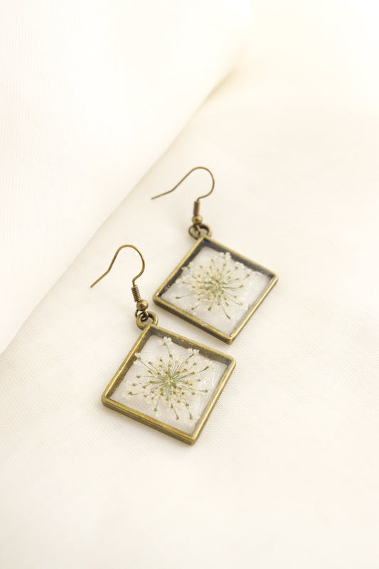 White Pressed Wildflower Resin Earrings, Vintage Bronze Square Earring, Botanical Dried Flower Earrings, Holiday Gift For Her