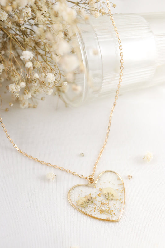 Baby's Breath Wildflower Resin Heart Necklace, Real Pressed Dried Flower Necklace, Botanical Nature Jewelry Holiday Gift For Her