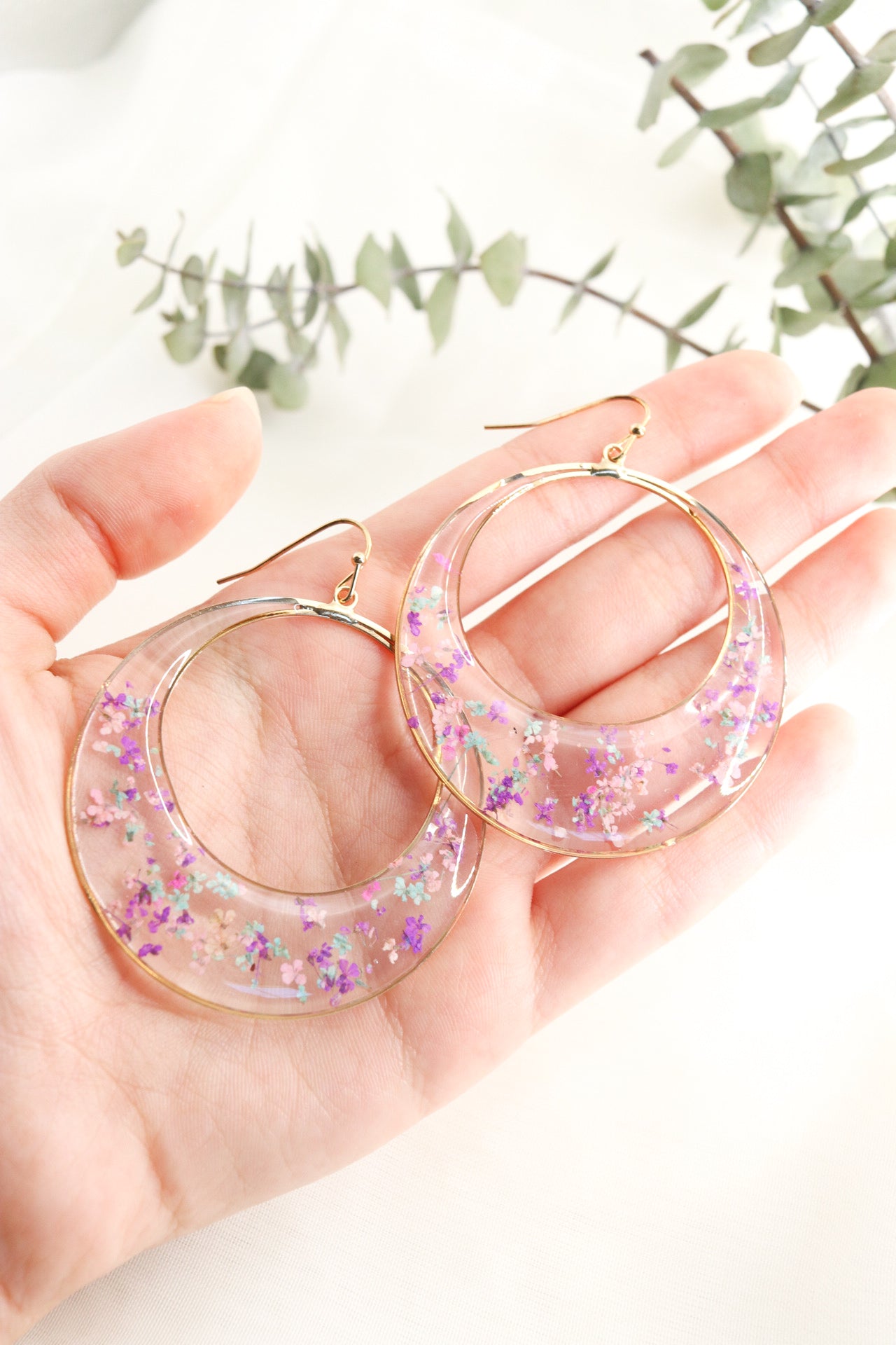 Multicolor Wildflower Hoop Resin Earrings, Real Pressed Flower Resin Dangle Earrings, Botanical Nature Jewelry, Holiday Gift For Her