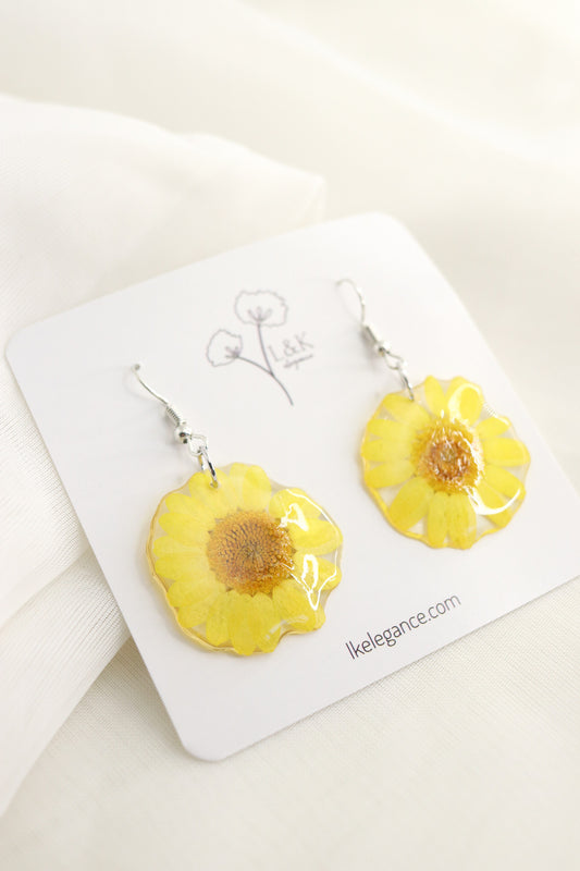 Yellow Daisy Frameless Flower Earrings Real Pressed Flower Clear Resin Floral Earrings Botanical Nature Jewelry Yellow Wildflower Earrings