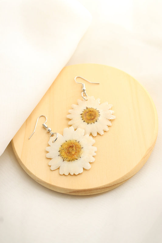 White Daisy Frameless Earrings Real Pressed Flower Clear Resin Floral Earrings Botanical Nature Jewelry White Wildflower Earrings
