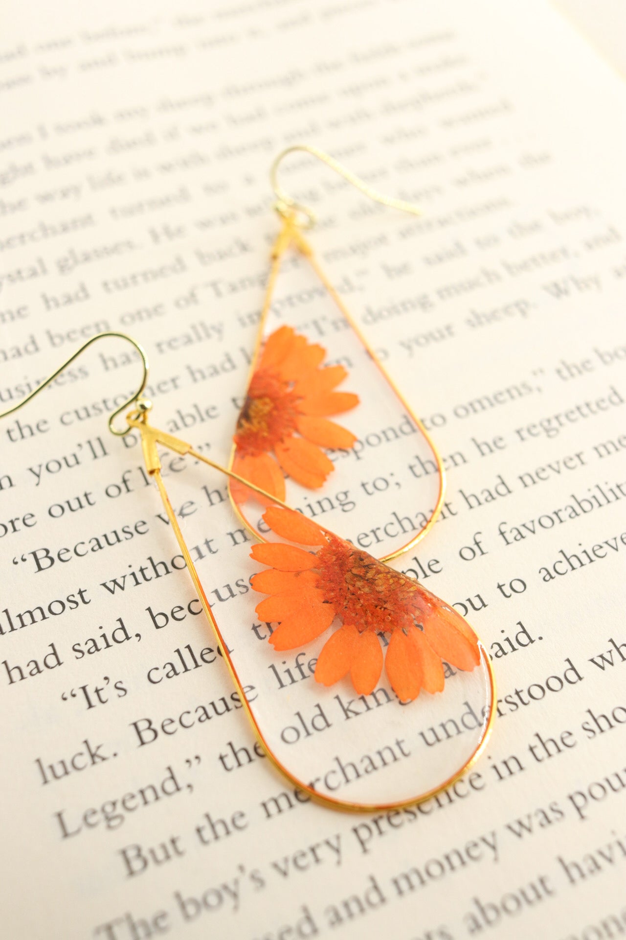 Orange Split Daisy Teardrop Flower Earrings, Pressed Wildflower Resin Earrings, Botanical Nature Jewelry Gift For Her